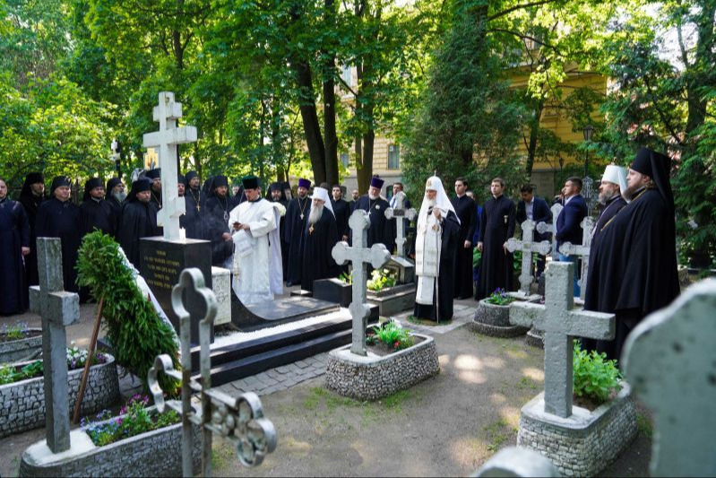 ��������� �������� ������ ������� ����������-������� ����� � ��������������� �������� �����-����������